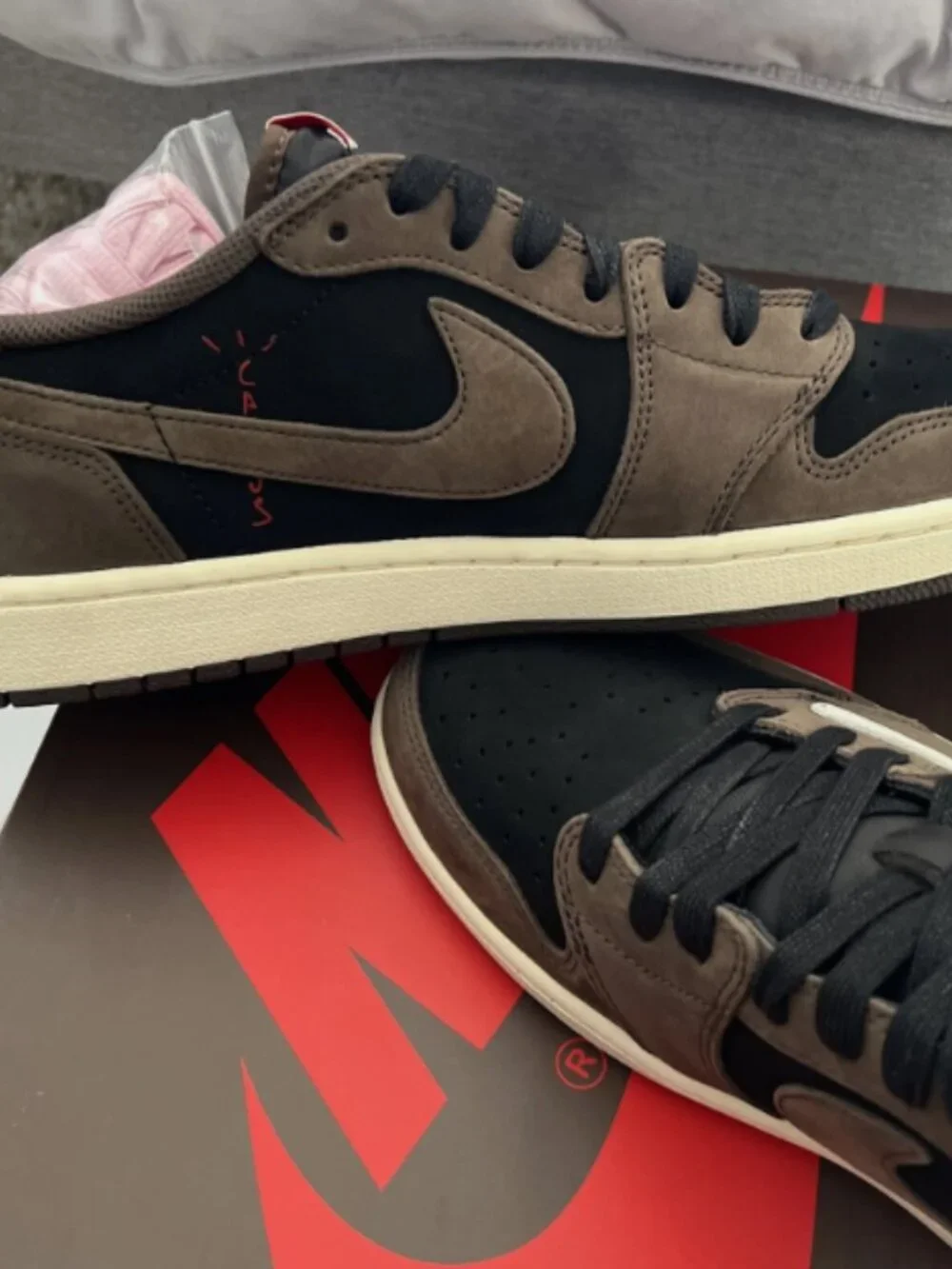 Travis Scott Jordan 1 Retro Low OG Mocha